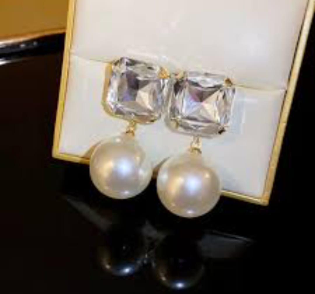 Pearl Drop Earings