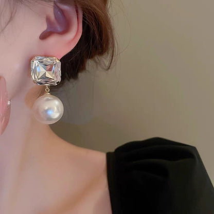 Pearl Drop Earings