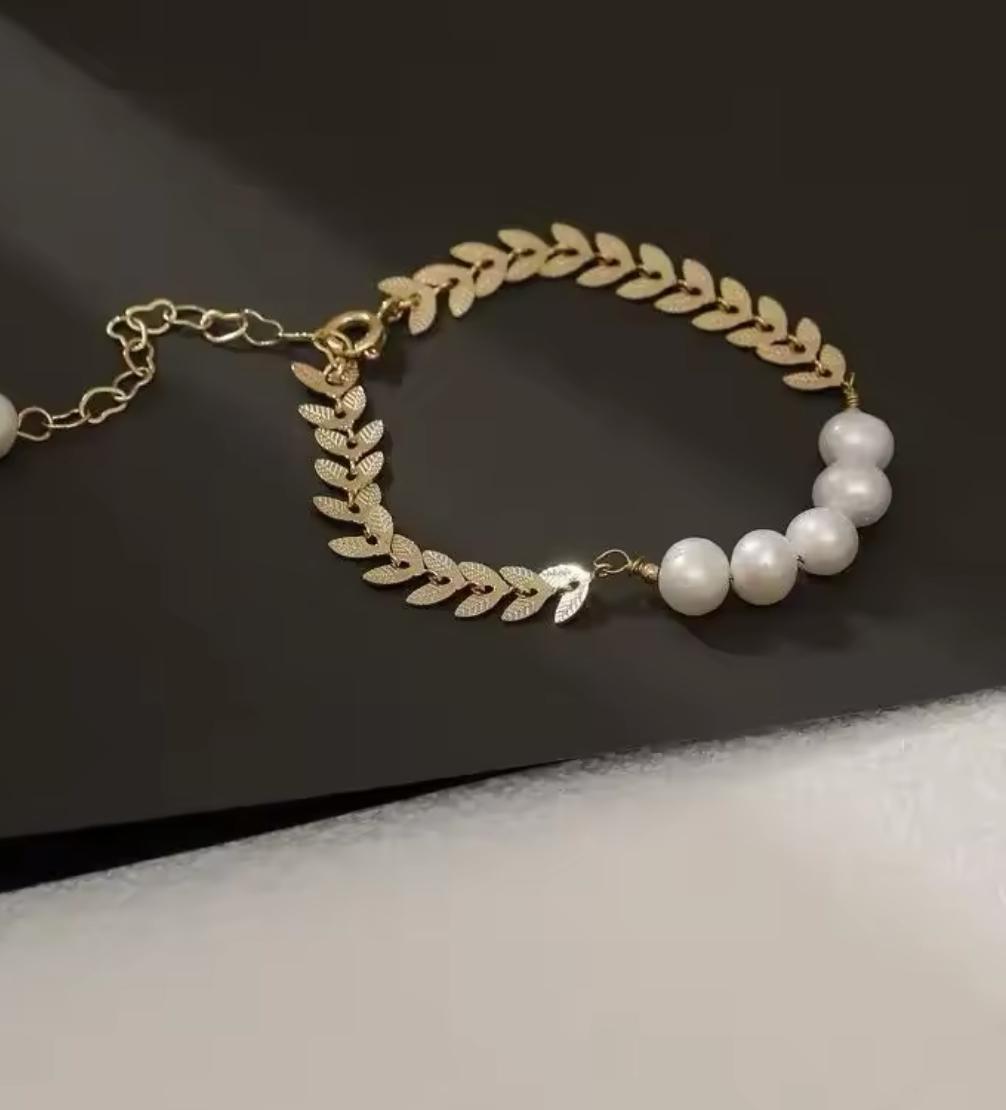 Leaf Pearl Golden Bracelet