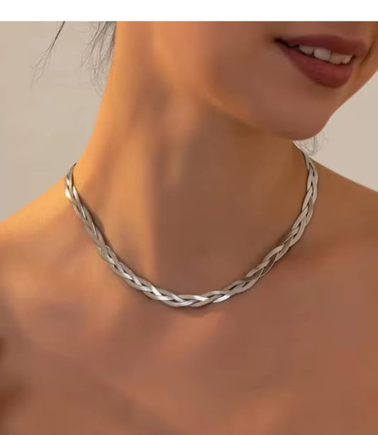 3-Layer Twisted Choker