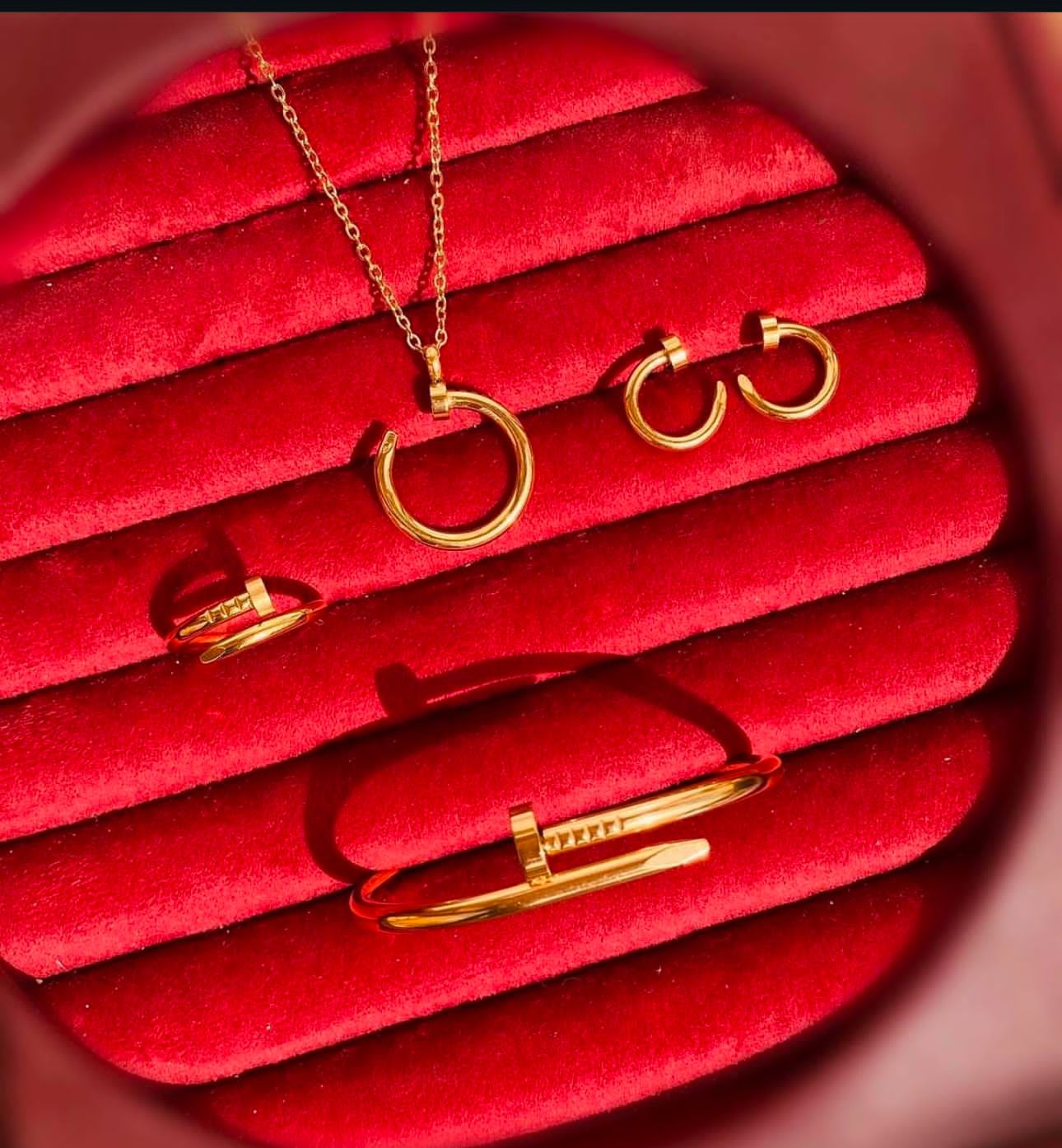 Cartier Set includes Necklace, Earings, ring and Bracelet