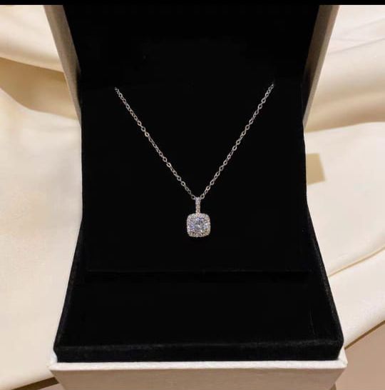 Solitaire Necklace