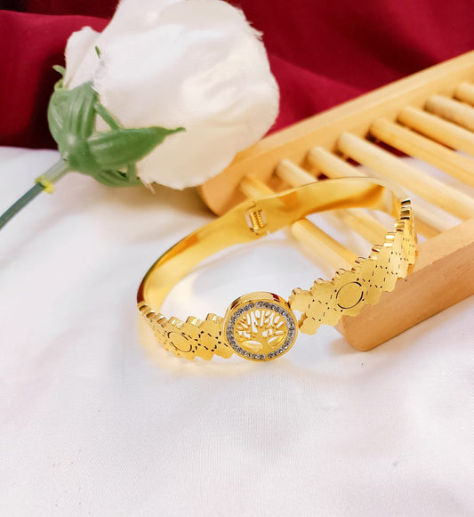 Luxurious Designer Bangle – Elegance Meets Sophistication