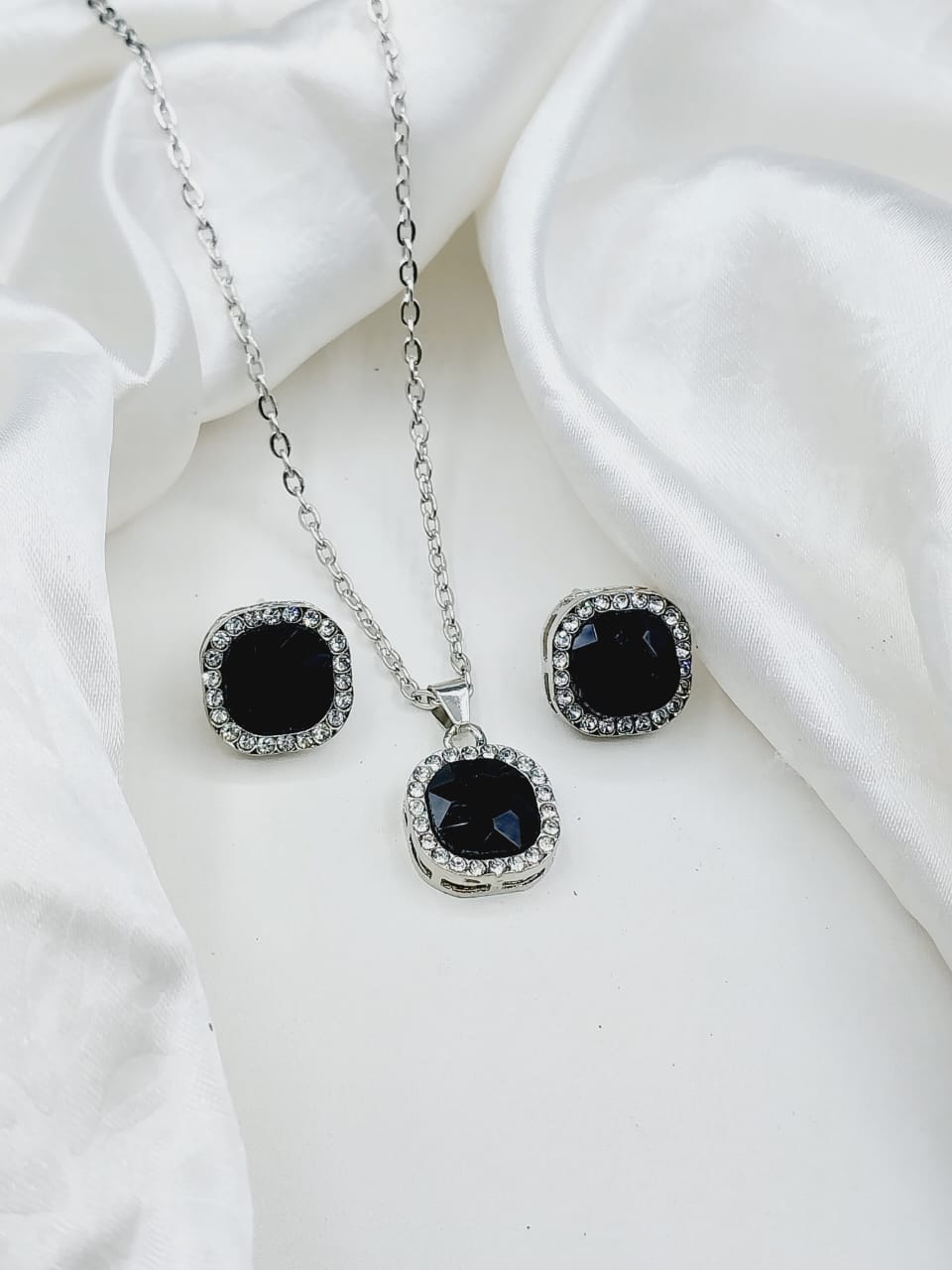 Luxury Pendant Set